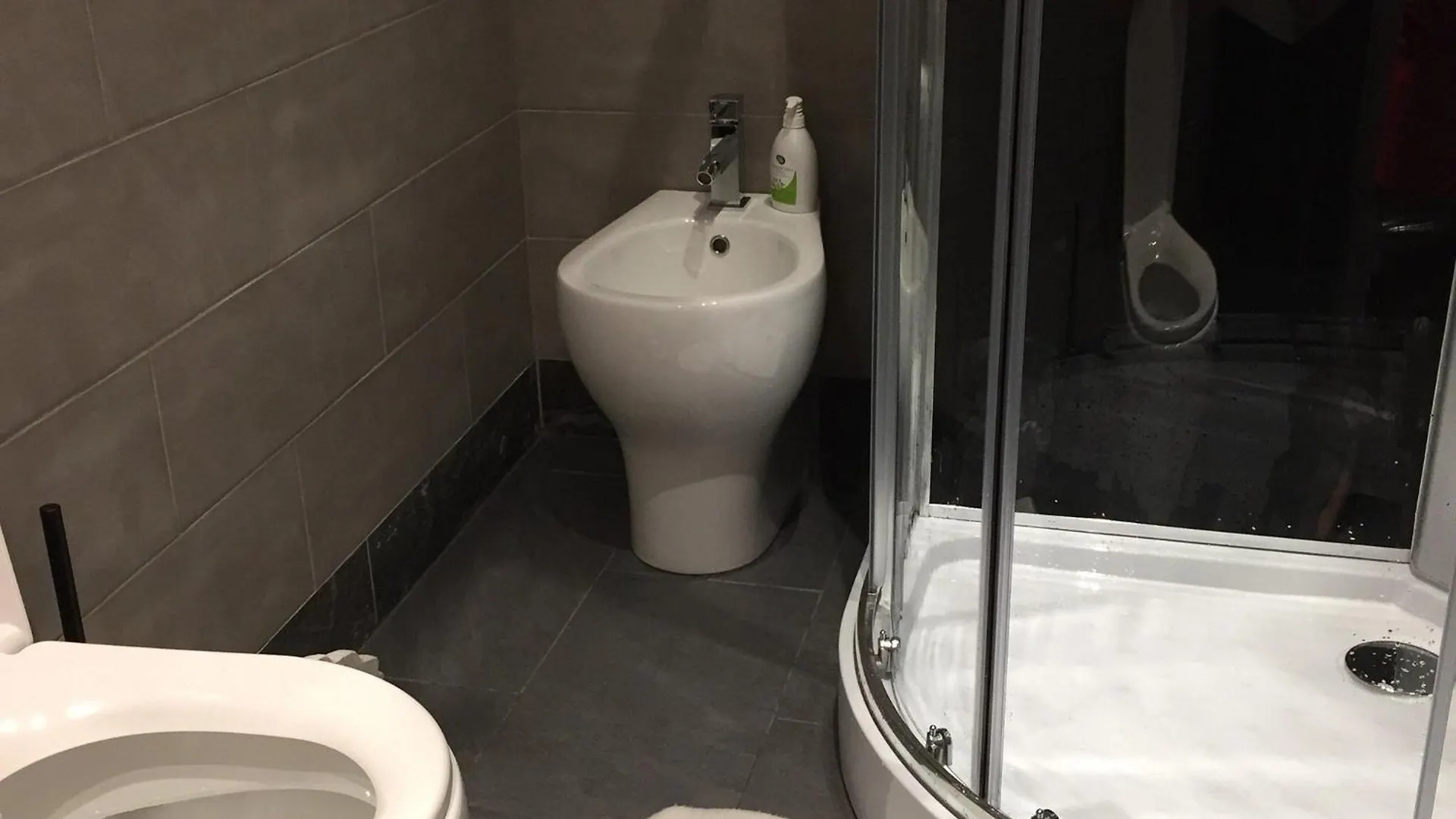 Bed & Breakfast Bed and Breakfast Bb Tube Genova