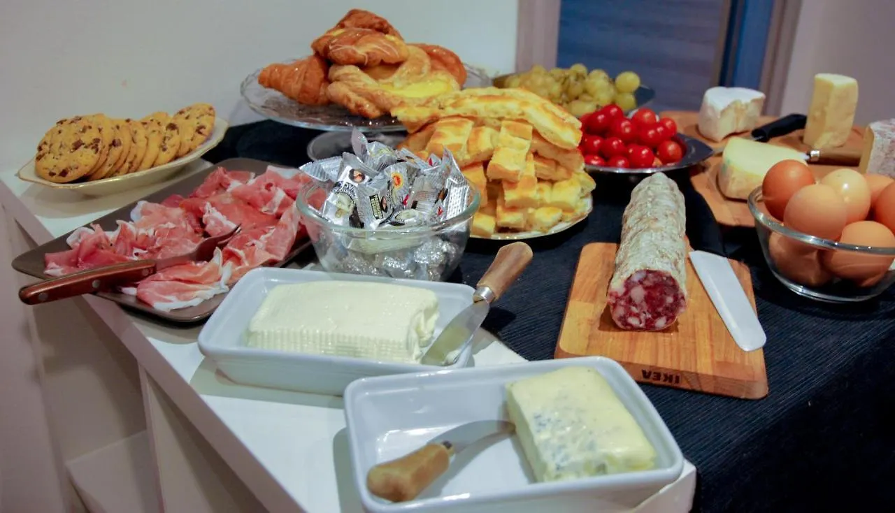Bed and Breakfast Bb Tube Genova Bed & Breakfast