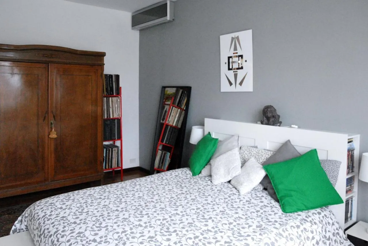 Bed and Breakfast Bb Tube Genova Bed & Breakfast